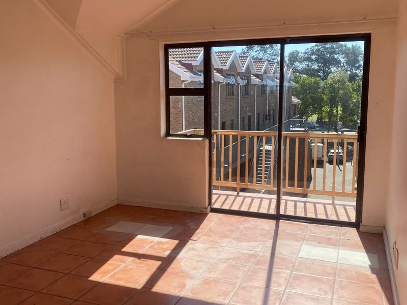 Modern 2-Bedroom Apartment in the Heart of Brackenfell Central - Photo 2