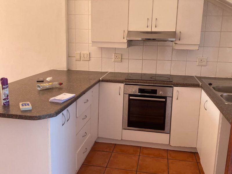 Modern 2-Bedroom Apartment in the Heart of Brackenfell Central - Photo 5