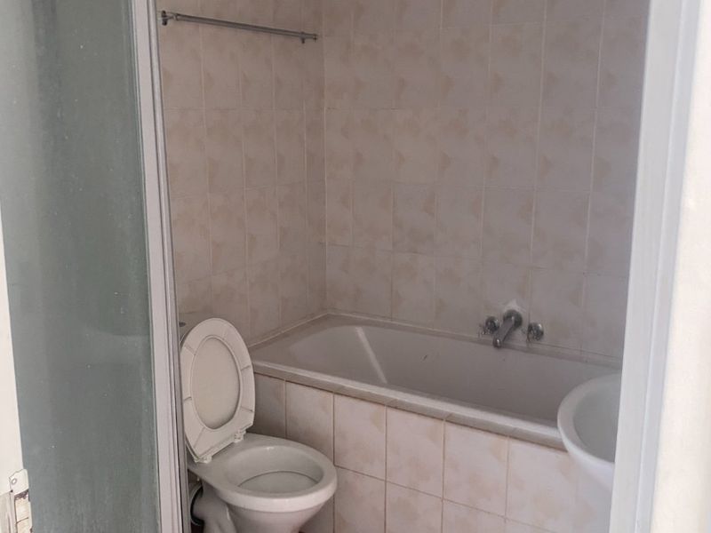 Modern 2-Bedroom Apartment in the Heart of Brackenfell Central - Photo 7