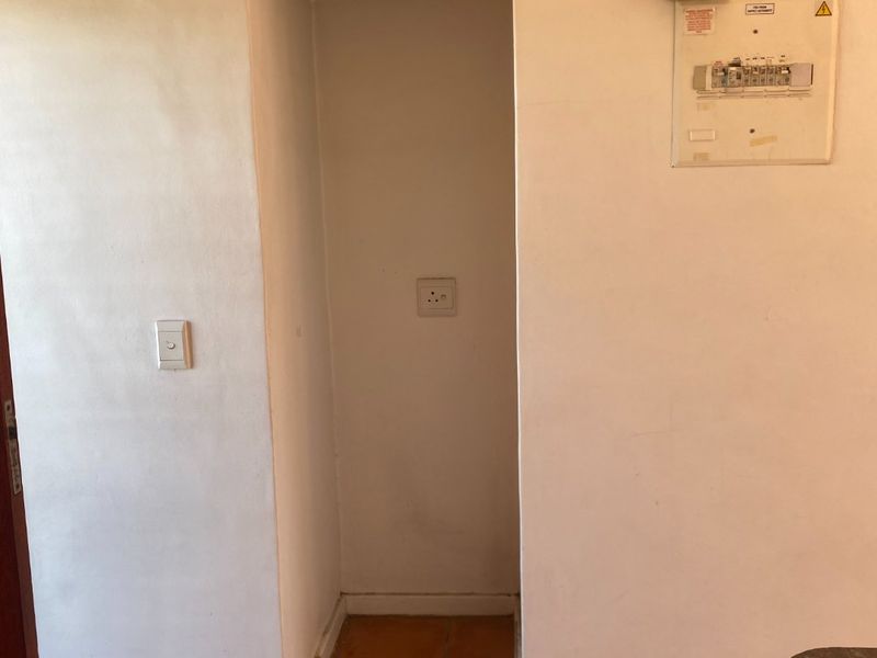 Modern 2-Bedroom Apartment in the Heart of Brackenfell Central - Photo 6