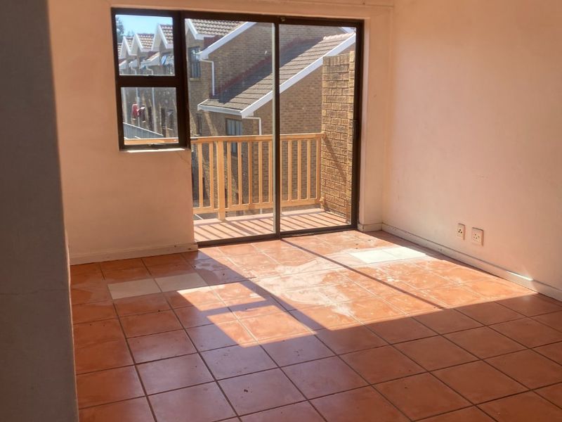 Modern 2-Bedroom Apartment in the Heart of Brackenfell Central - Photo 3