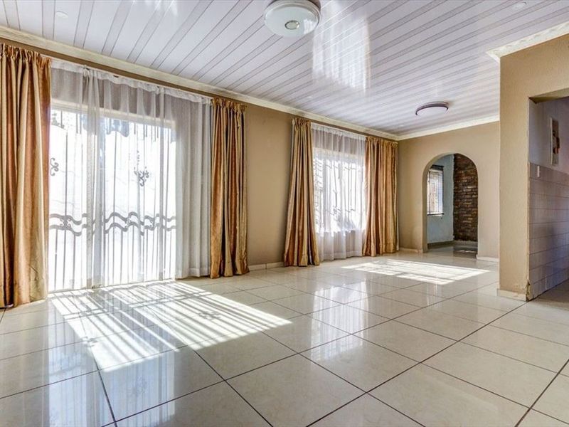 Modern 3 bedroom duplex townhouse for sale in Birchleigh North - Photo 7