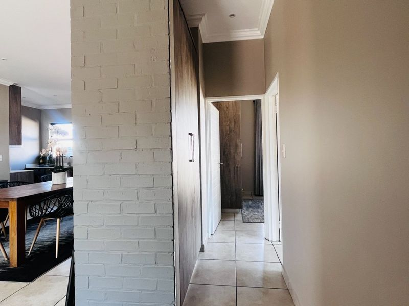 Secure, Stylish & Energy-Smart Estate Living - Photo 10