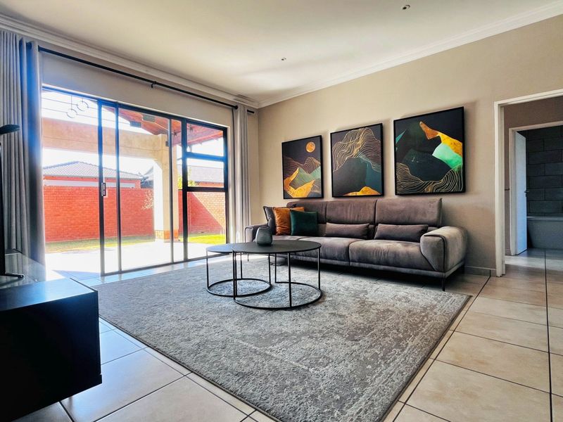 Secure, Stylish & Energy-Smart Estate Living - Photo 8
