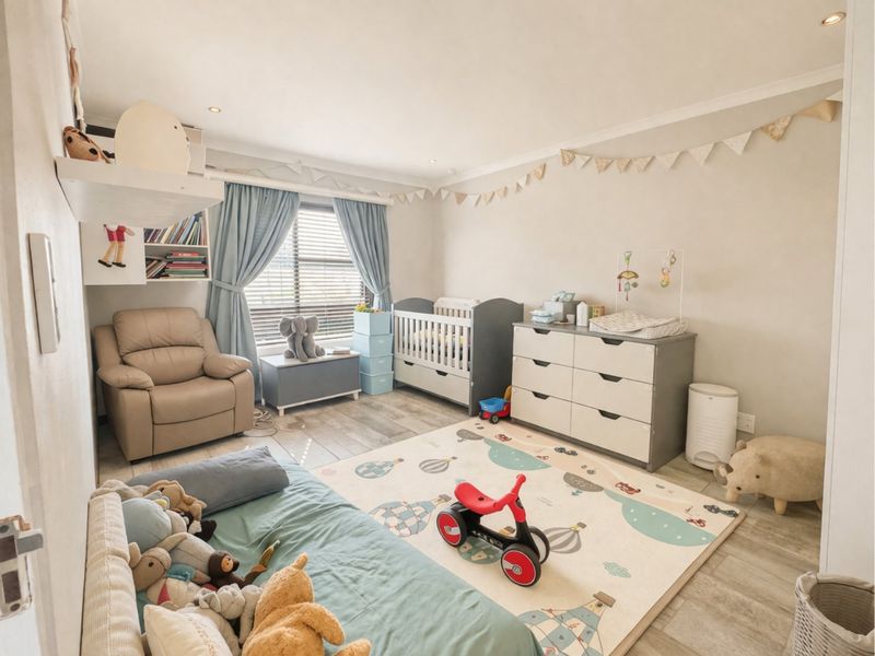 Luxury Family Living in the Heart of Flamingo Vlei - Photo 3