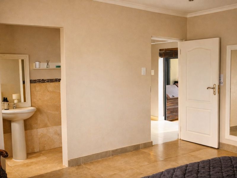 Luxury Family Living in the Heart of Flamingo Vlei - Photo 8