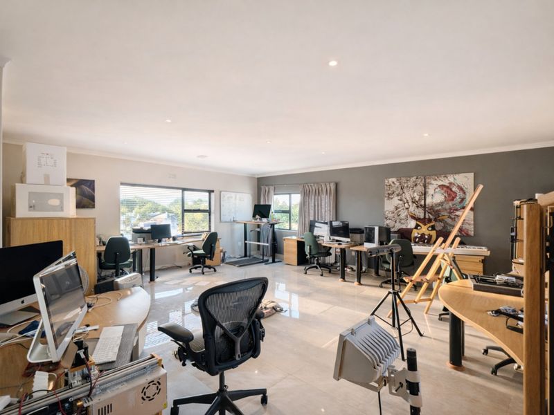 Luxury Family Living in the Heart of Flamingo Vlei - Photo 7