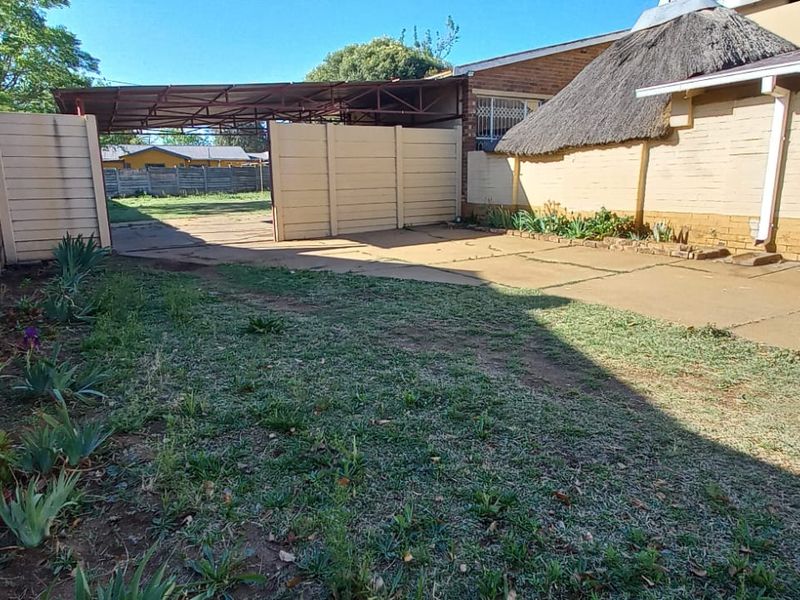 JUST LISTED: 3-Bedroom Home on a Large 1 200 m2 Stand – Roosheuwel - Photo 2