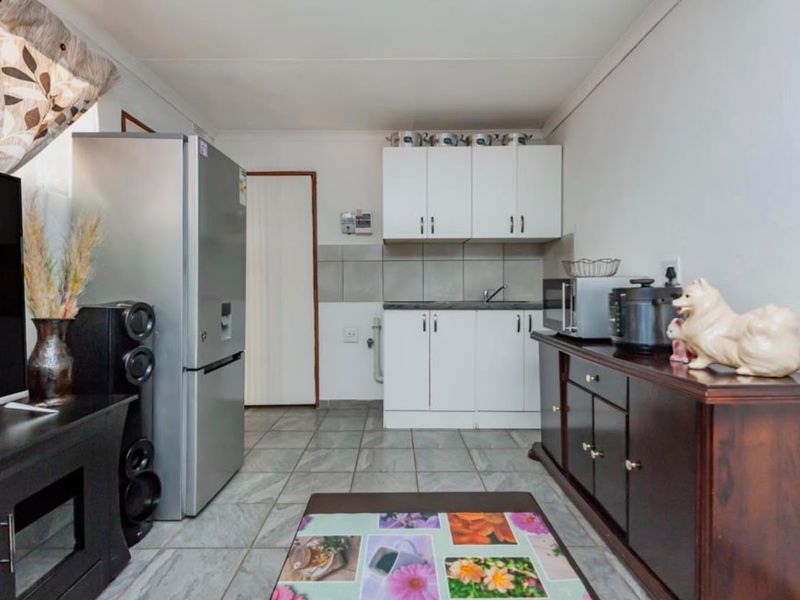 Four- Bedroom House for Sae in Parkhill Gardens - Photo 5