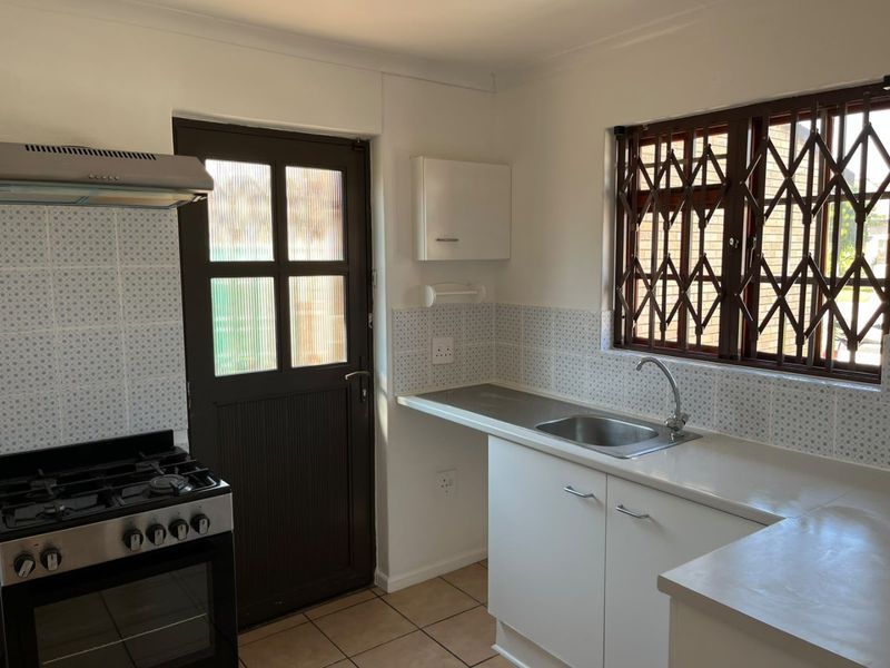 SUPER NEAT TOWNHOUSE IN LORRAINE! - Photo 8