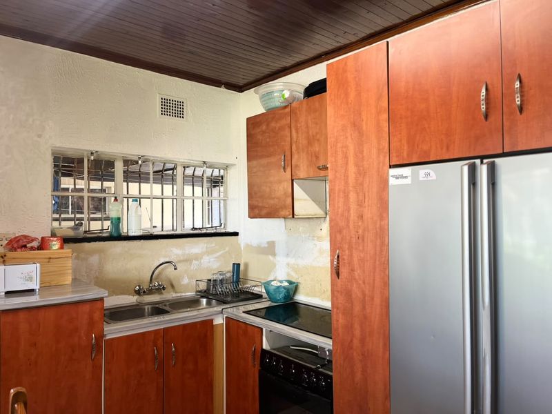 Charming Wychwood Home with Cottage and Flatlet - Photo 6