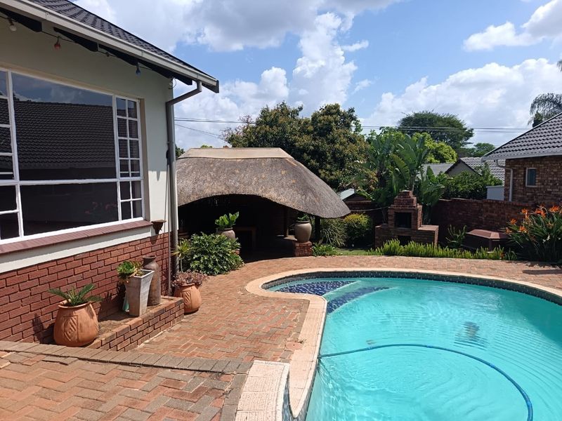 WHERE FAMILY, COMFORT & ENTERTAINMENT COME TOGETHER! - Photo 2