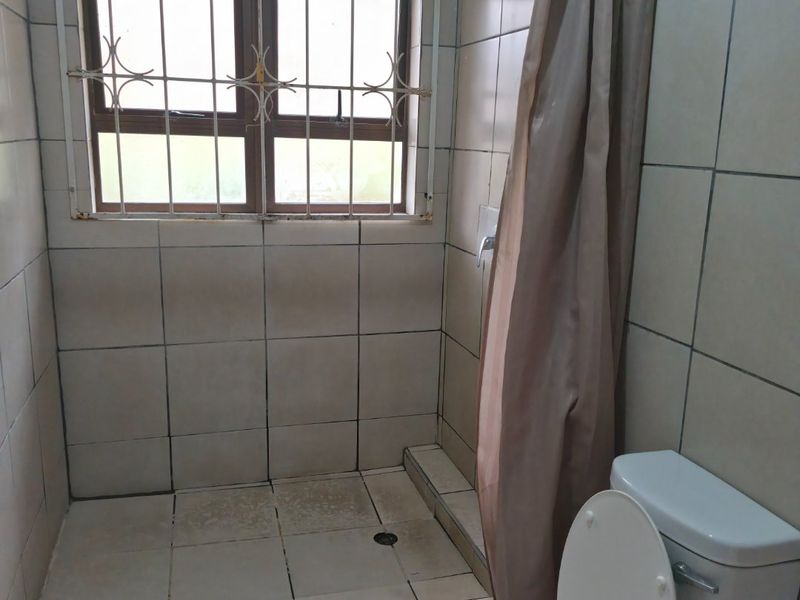 14 Bedrooms Student Accommodation with Outside Flatlet Close To UKZN Westville Campus - Photo 9