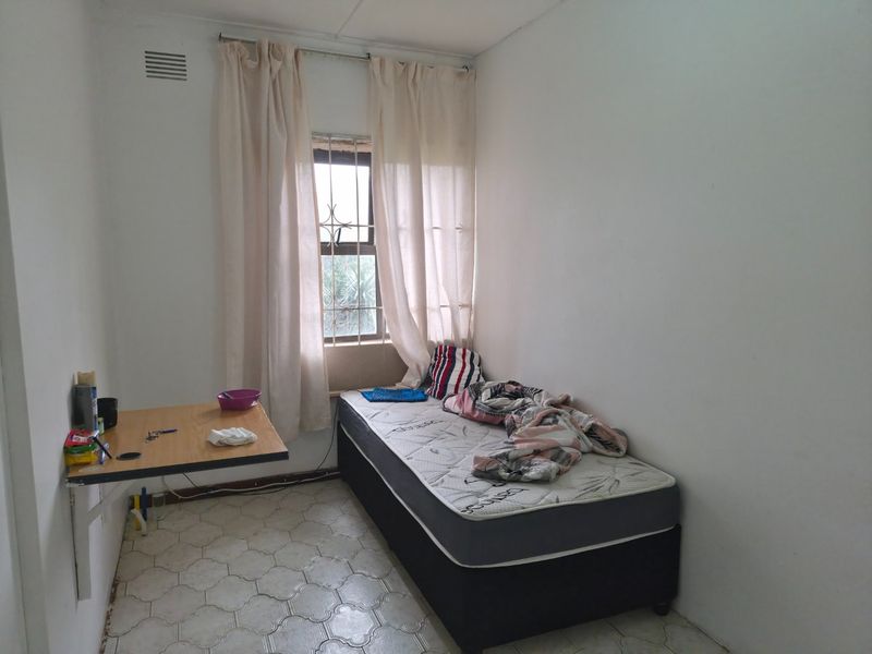 14 Bedrooms Student Accommodation with Outside Flatlet Close To UKZN Westville Campus - Photo 7