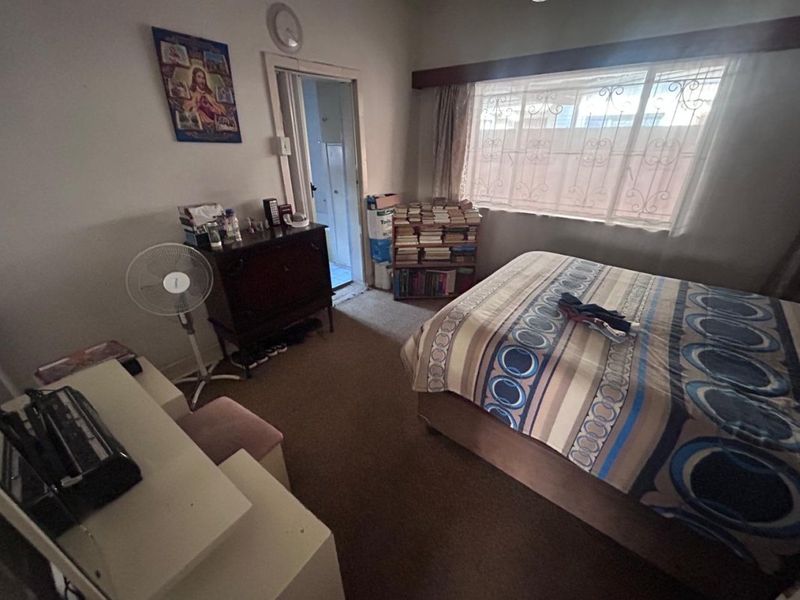 Spacious 4-Bedroom Family Home with Cottage Potential - Photo 5