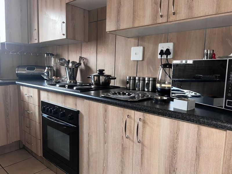 2 Bedroom Townhouse For Sale  - Photo 5
