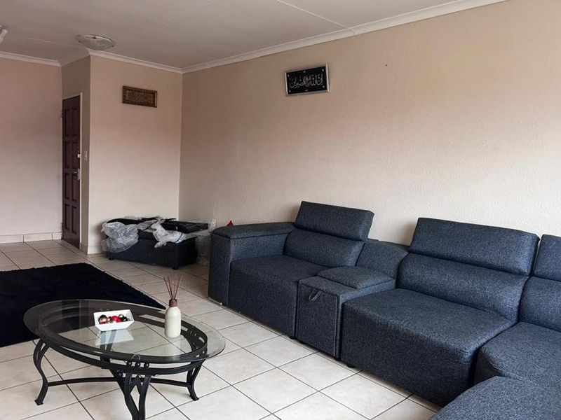 2 Bedroom Townhouse For Sale  - Photo 8