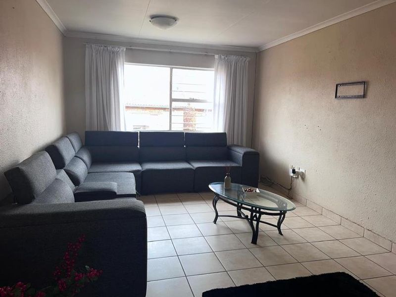 2 Bedroom Townhouse For Sale  - Photo 7