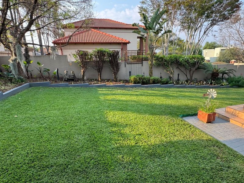 5 Bedroom 4 Bathroom House in Irene View Estate - Photo 4
