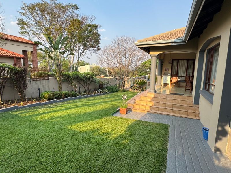 5 Bedroom 4 Bathroom House in Irene View Estate - Photo 5
