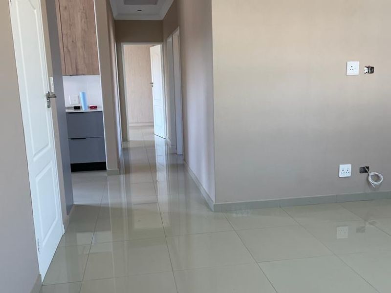Charming 3 bed home in Klerksoord with solar geyser - Photo 9