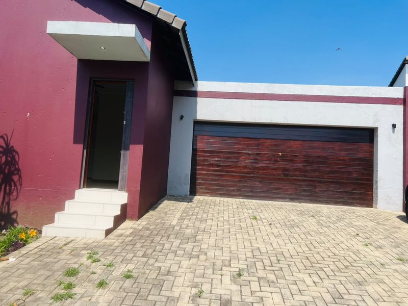 3-Bedroom Family Home with Pool, Solar & Expansion Potential - Photo 2