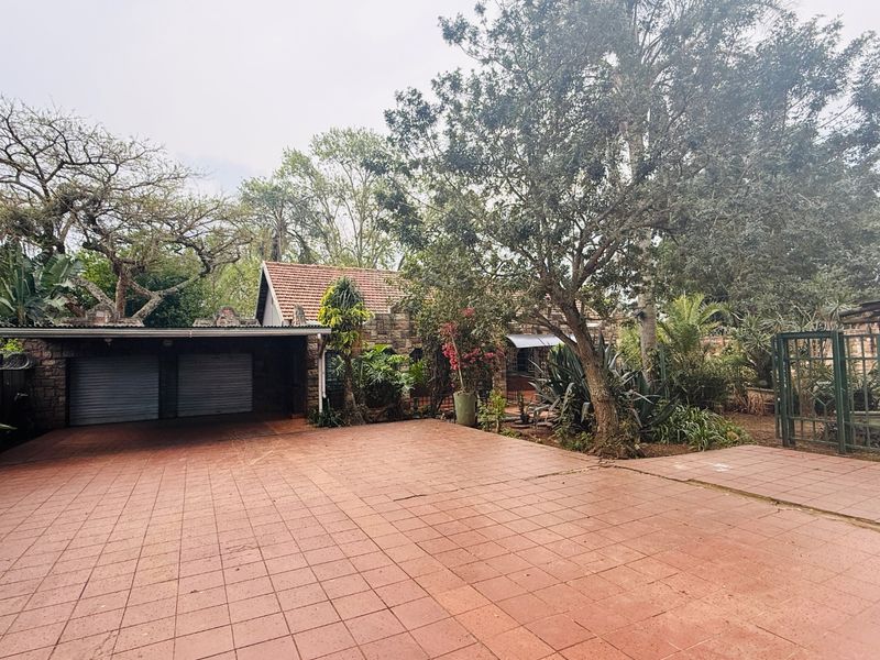 Attention investors!! A Property with Options, Potential & Position.. - Photo 5
