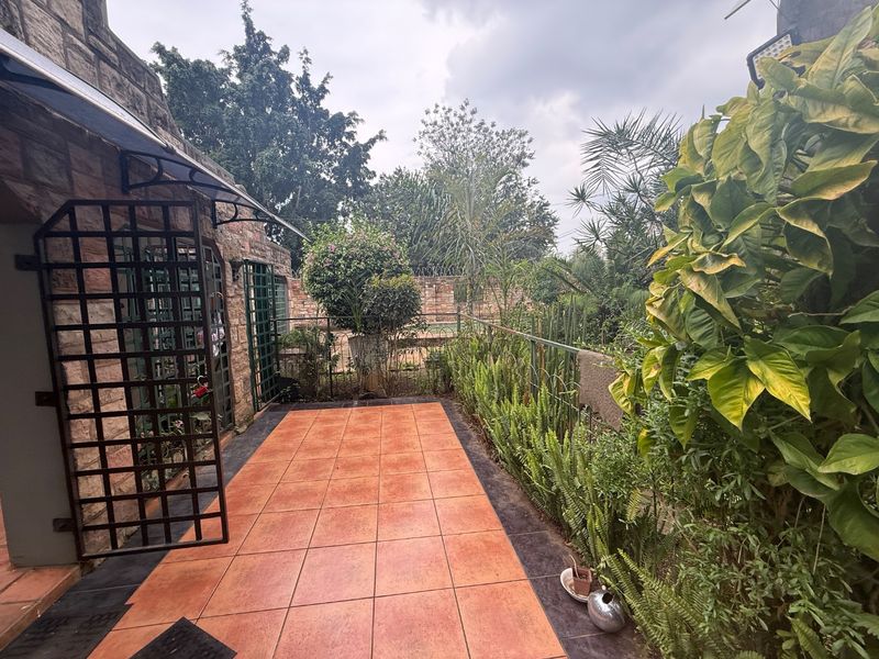 Attention investors!! A Property with Options, Potential & Position.. - Photo 10
