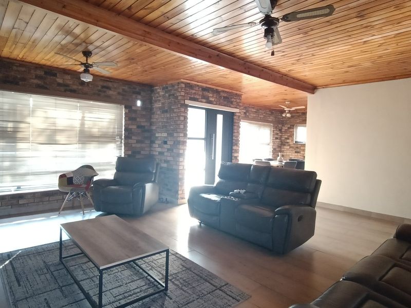 3 Bedroom House to Rent in Sarepta, Kuils River - Photo 8