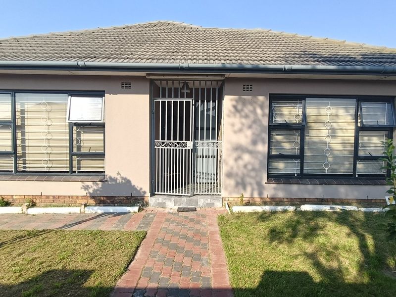 3 Bedroom House to Rent in Sarepta, Kuils River - Photo 6