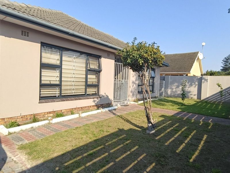 3 Bedroom House to Rent in Sarepta, Kuils River - Photo 4