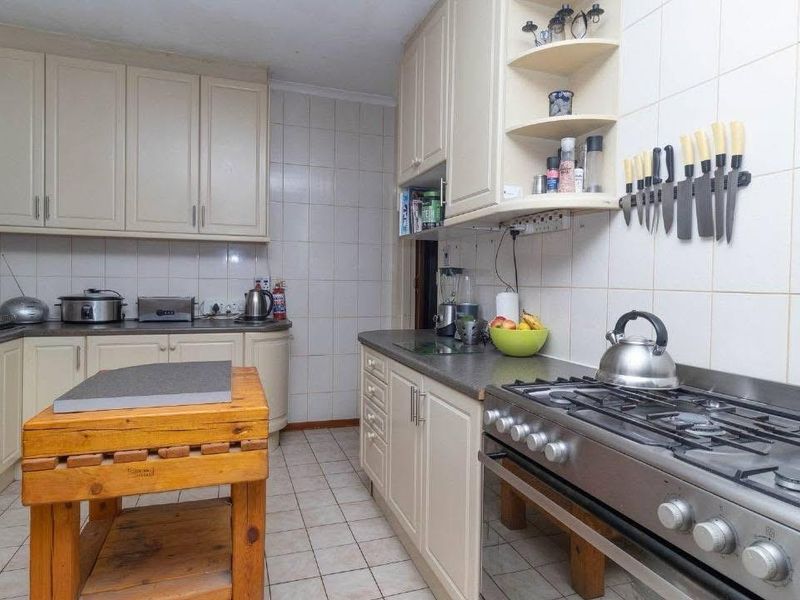 Furnished 3 Bedroom House to Rent in De Kuilen - Photo 9
