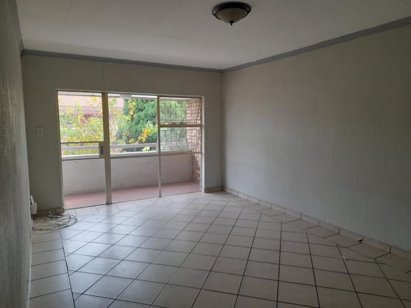 Cousy Nice Boksburg  2 Bedroom Unit For Sale - Photo 4