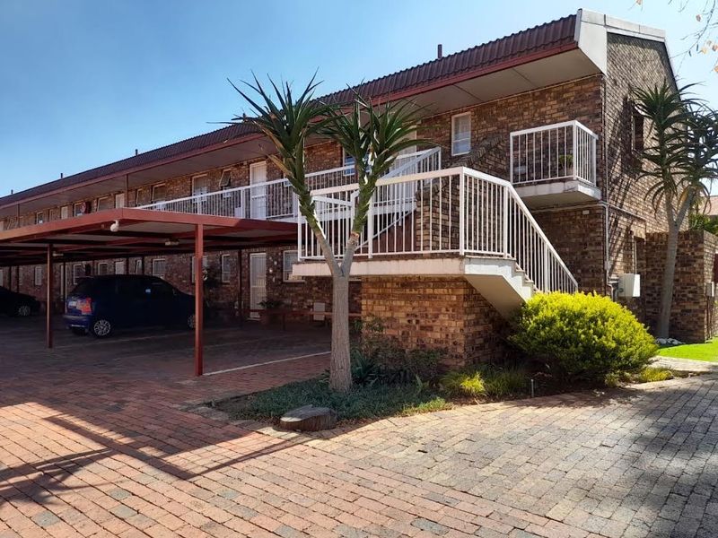 Cousy Nice Boksburg  2 Bedroom Unit For Sale - Photo 3
