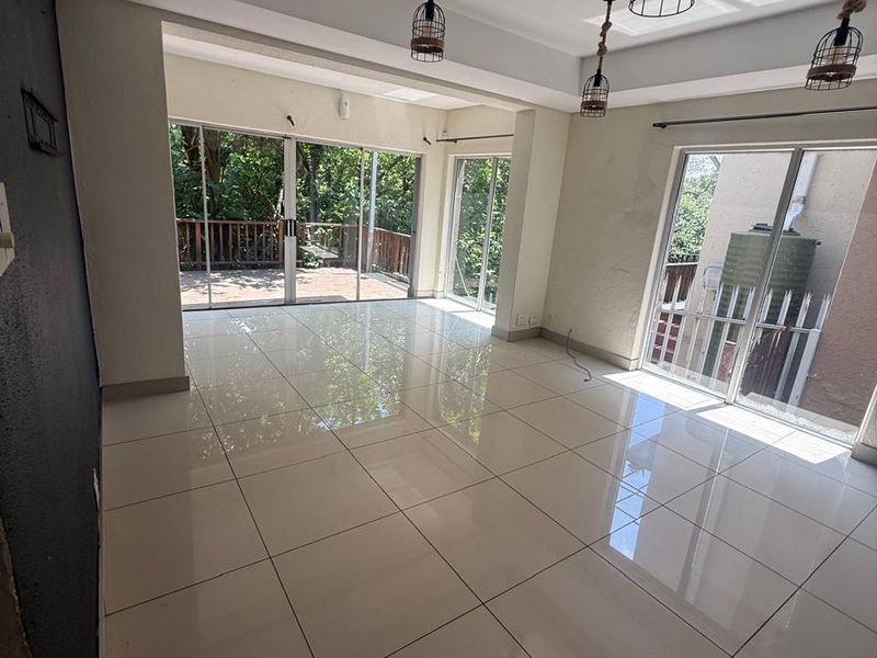 Stunning 4 bedroom home for sale in Melville - Photo 3