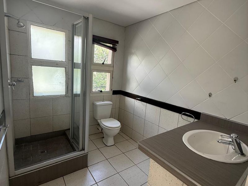 Stunning 4 bedroom home for sale in Melville - Photo 8