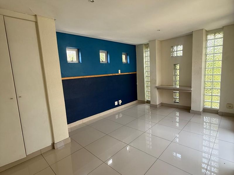 Stunning 4 bedroom home for sale in Melville - Photo 7
