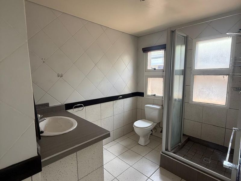 Stunning 4 bedroom home for sale in Melville - Photo 6