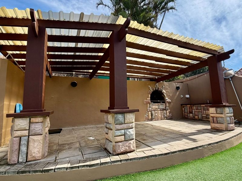 Family Living At Its Finest In Uvongo  - Photo 8
