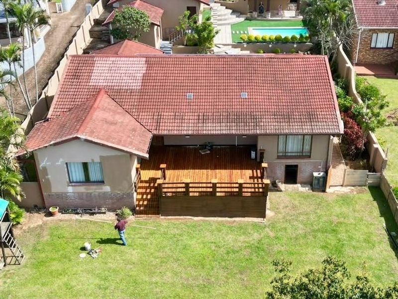 Family Living At Its Finest In Uvongo  - Photo 2