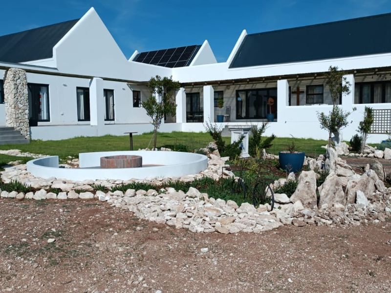 Exceptional 7-Bedroom West Coast Estate | Guest House, Airbnb & Lifestyle Investment Opportunity - Photo 2