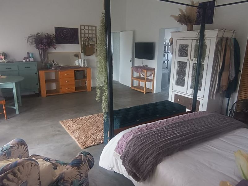 Exceptional 7-Bedroom West Coast Estate | Guest House, Airbnb & Lifestyle Investment Opportunity - Photo 7