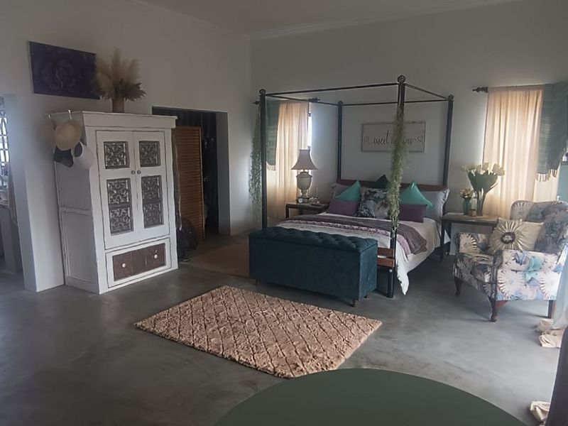 Exceptional 7-Bedroom West Coast Estate | Guest House, Airbnb & Lifestyle Investment Opportunity - Photo 9