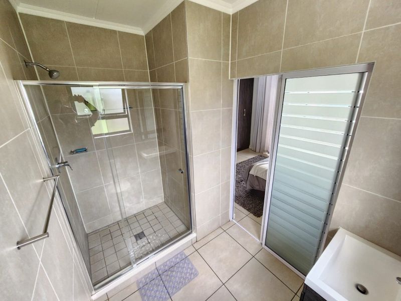 Modern Lifestyle Townhouse with Great Amenities & Secure Living - Photo 5