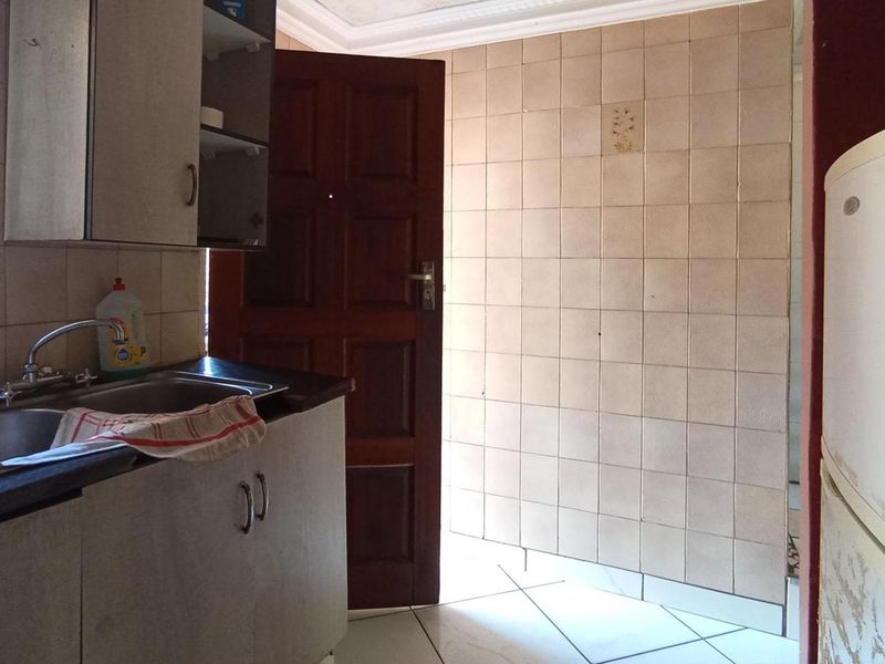 2 Bedroom Townhouse for sale in Claremont  - Photo 3