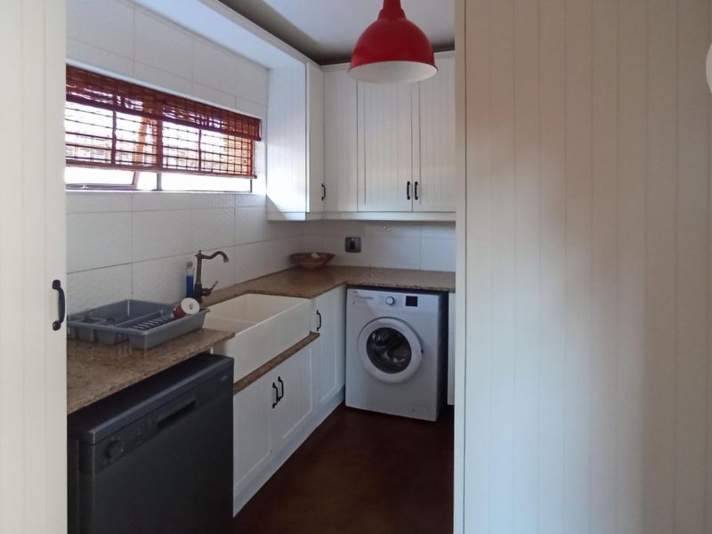 3 BEDROOM HOUSE FOR SALE IN MIDSTREAM ESTATE  - Photo 4