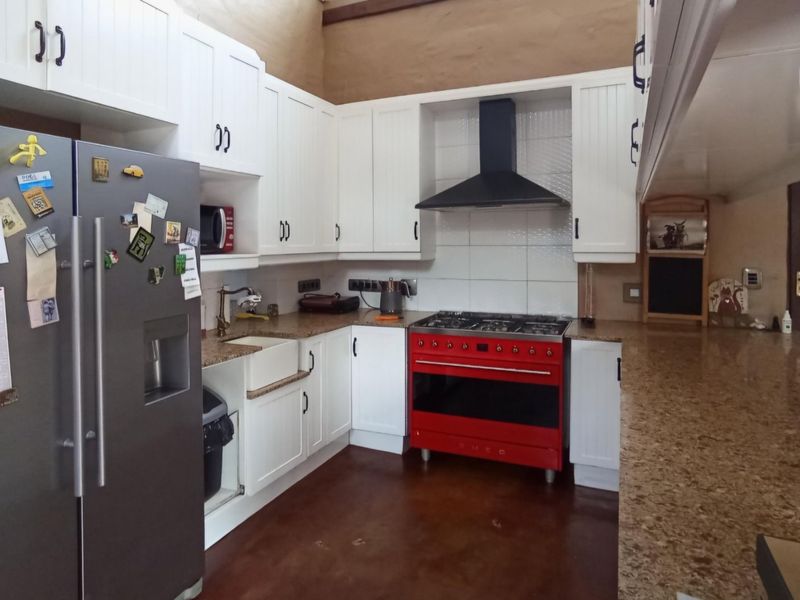 3 BEDROOM HOUSE FOR SALE IN MIDSTREAM ESTATE  - Photo 3