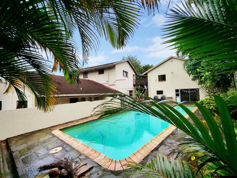 4 Bedroom House for Sale in Blythedale Beach, KZN - Photo 2