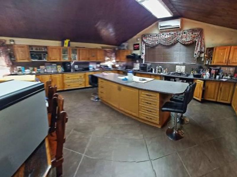 8 Bed Farm in Zandfontein Ah for Sale - Photo 4