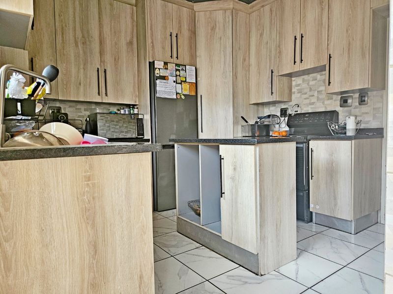  GOLDEN INVESTMENT OPPORTUNITY | PRIME BUSINESS LOCATION | 991m2 STAND - Photo 3
